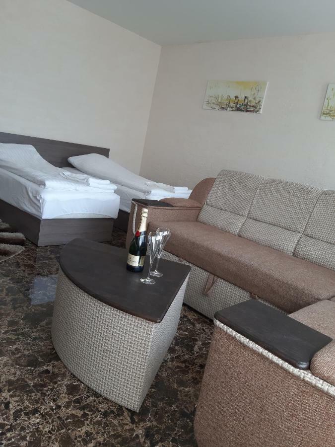 Arka Hotell Mažeikiai Eksteriør bilde